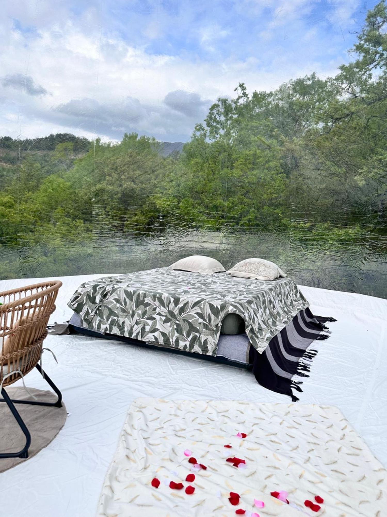 Luxury tent Bulle Insolite Attrape Reve Thoard